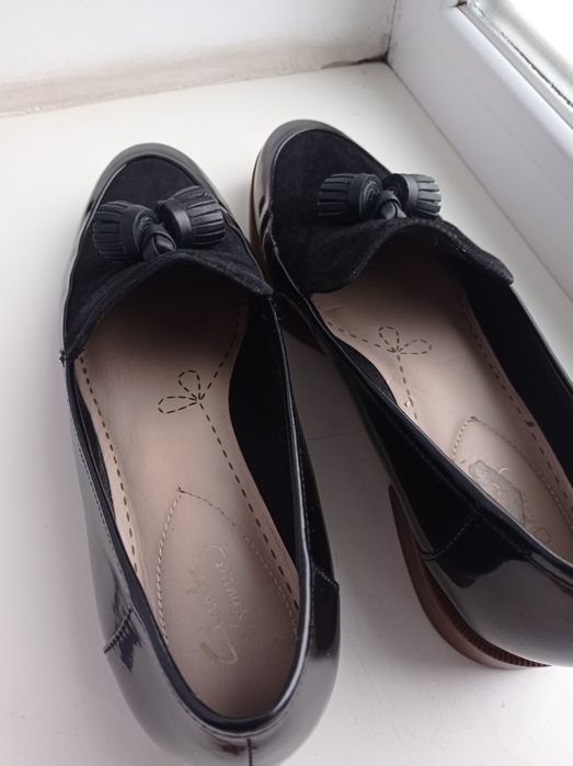 Продам лофери лаковие