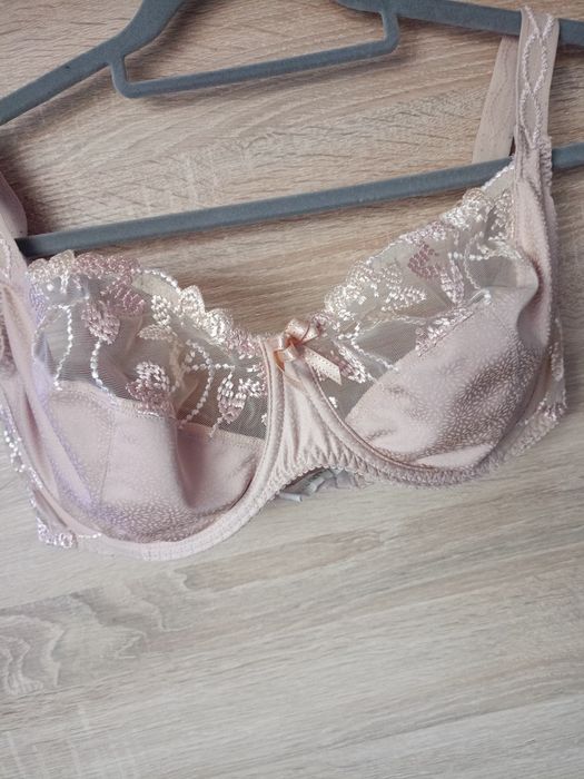 90 d biustonosz damski primadonna