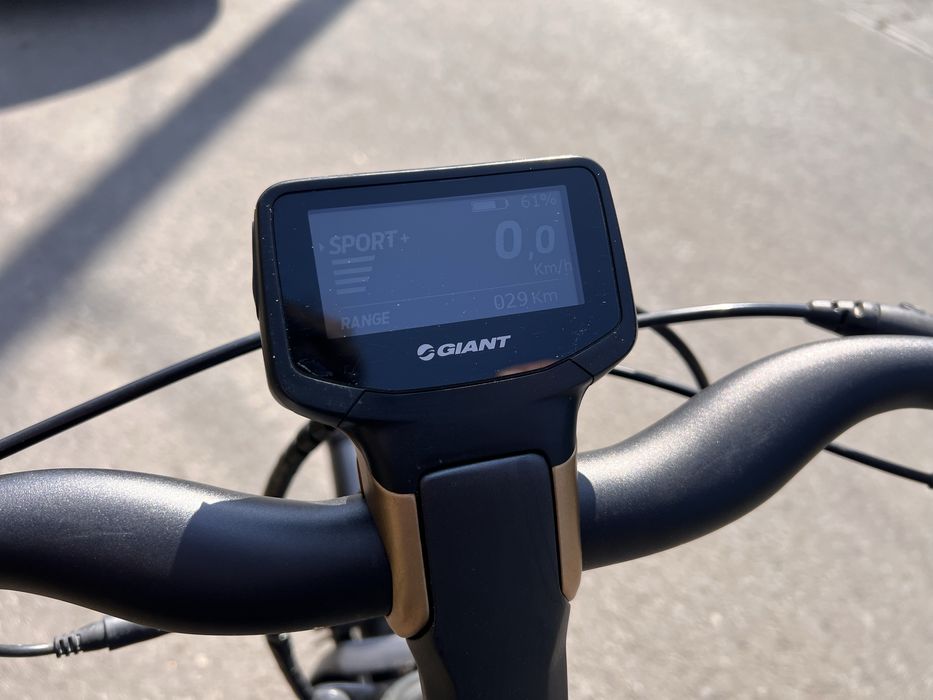 Rower elektryczny GIANT GRANDTOUR E+ silnik centralny YAMAHA  /A