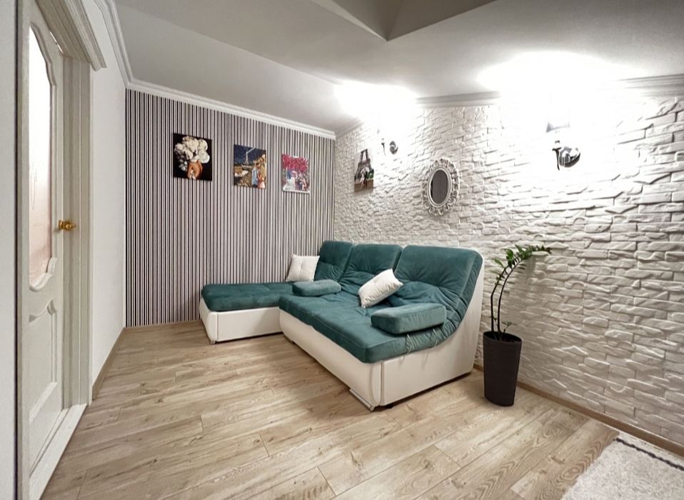 3-кімнатна, 2-рівнева на Щасливому.  ВЕЛИКА 120м2.Дизайнерськи ремонт