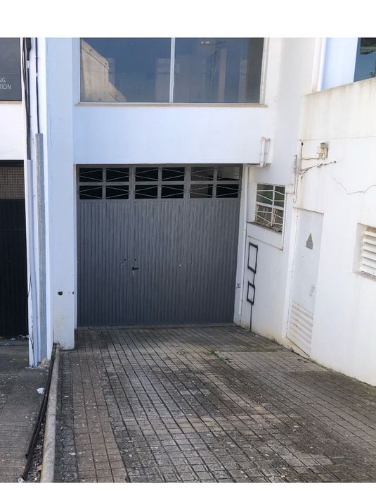 Armazens para arrumos ou garagem para arrendar