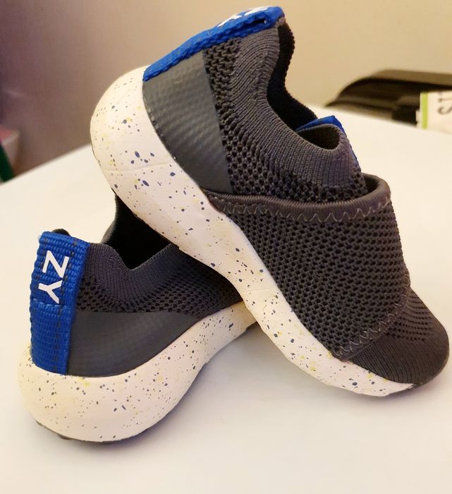 Tenis Zippy modelo slip-on