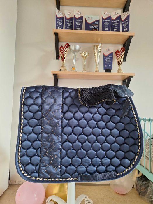 Czaprak z nausznikami QHP pony