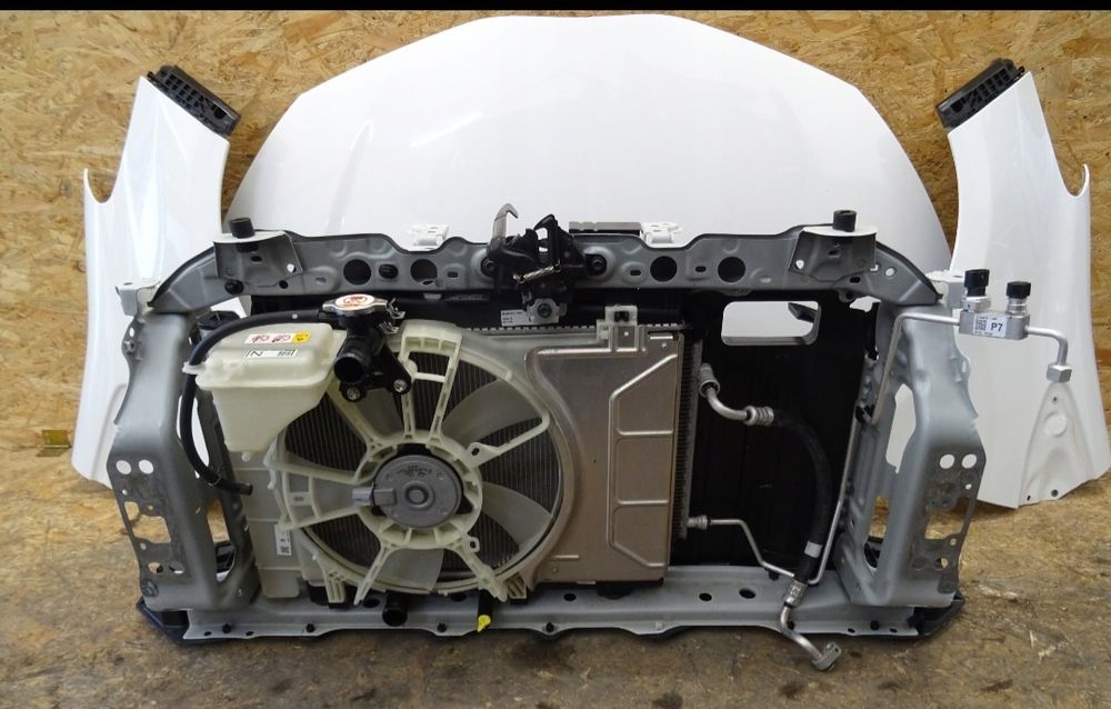 Toyota yaris iii frente