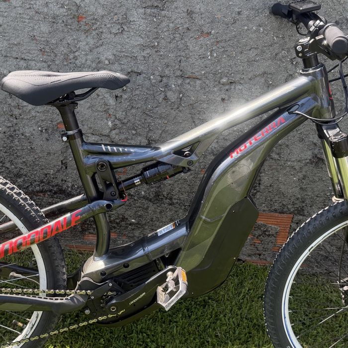 Bicicleta elétrica Cannondale personalizada — peça única