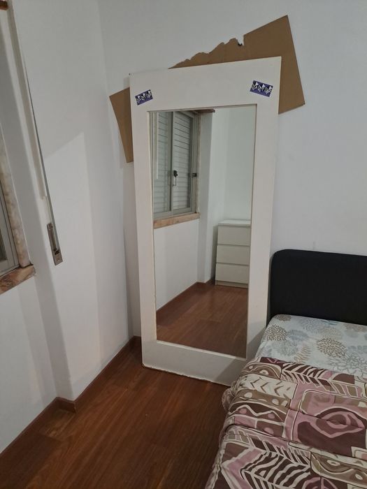 Vendo cama ,colchão, comudas,mesas cadeiras