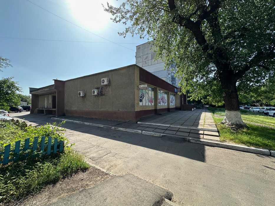 Фасадне приміщення  200 грн за кв. м.