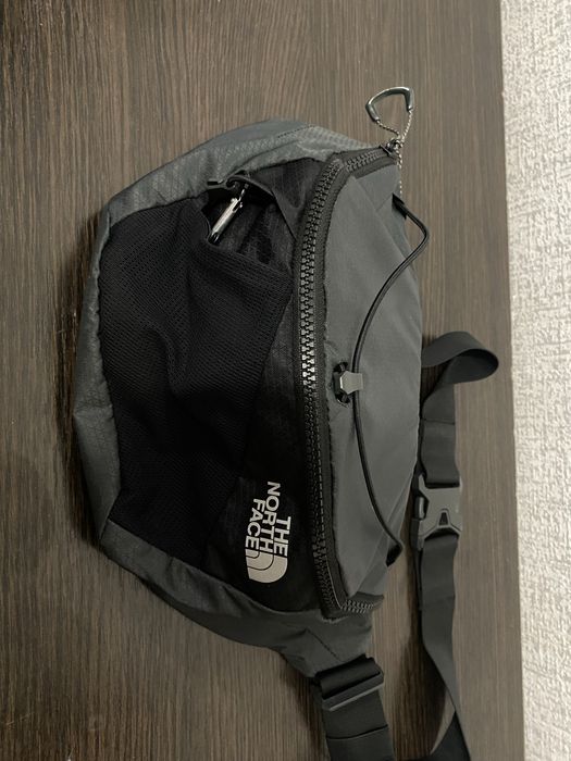 Продам сумку TNF/бананка