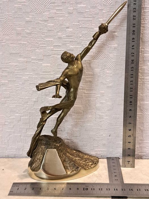 Бронзовая статуэтка - Путь к звездам - бронза, латунь. Нимор.