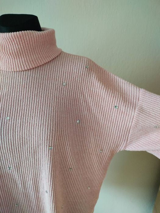 Różowy sweter sweterek z koralikami M