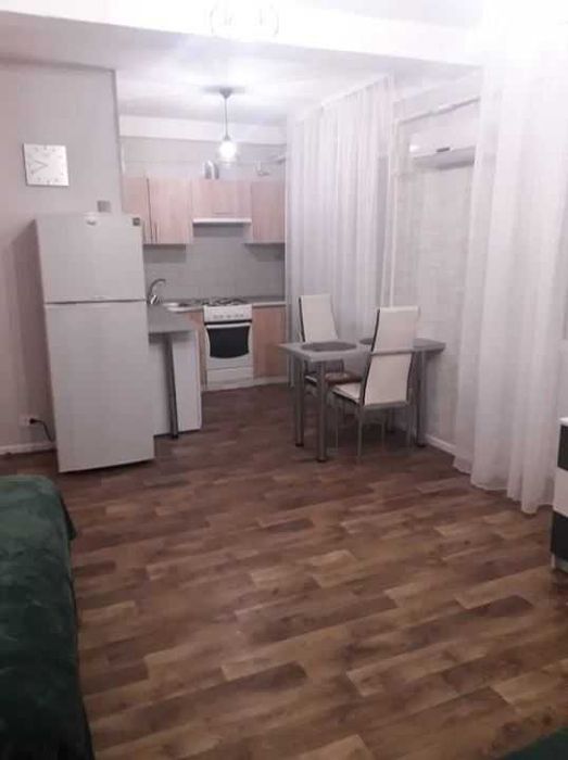 *Продається 2-о кімнатна квартира  вул. ПЕРЕМОГИ 5/5