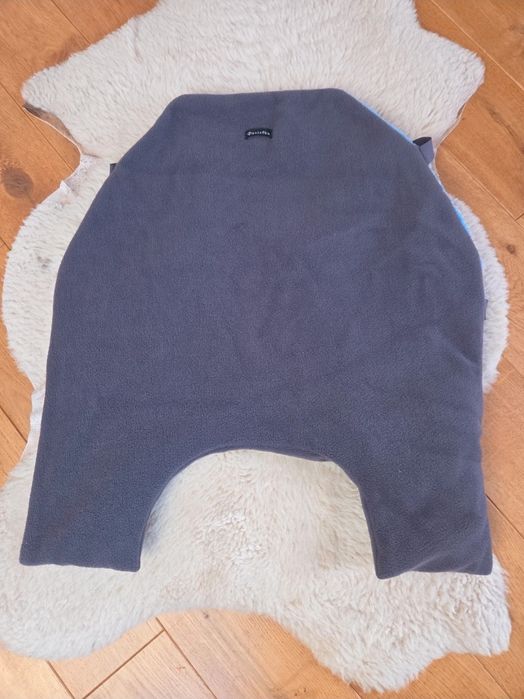 Osłonka polarowa do chustonoszenia