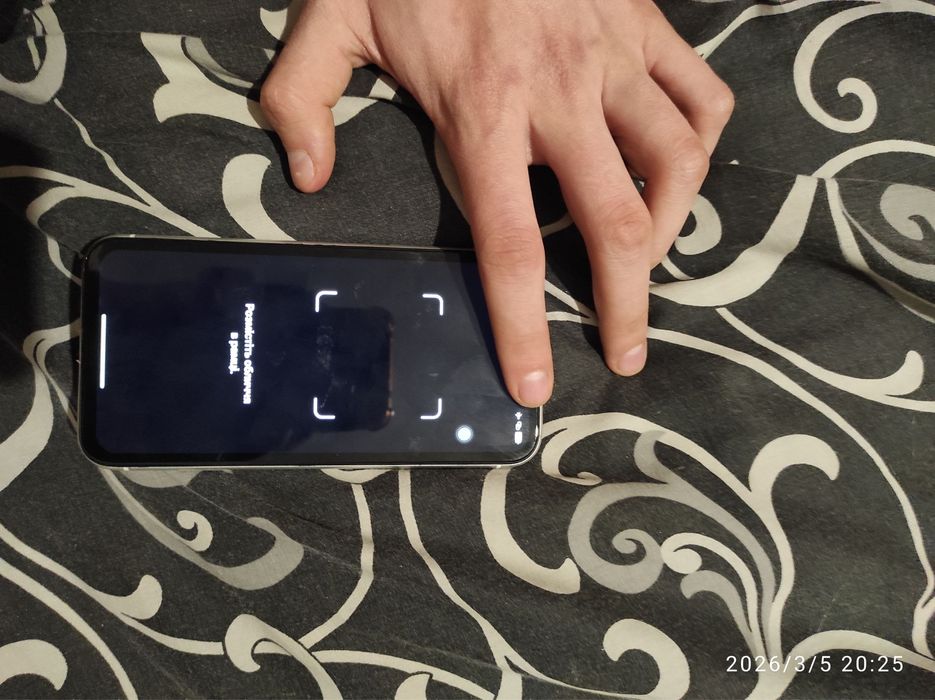 iPhone xr телефон