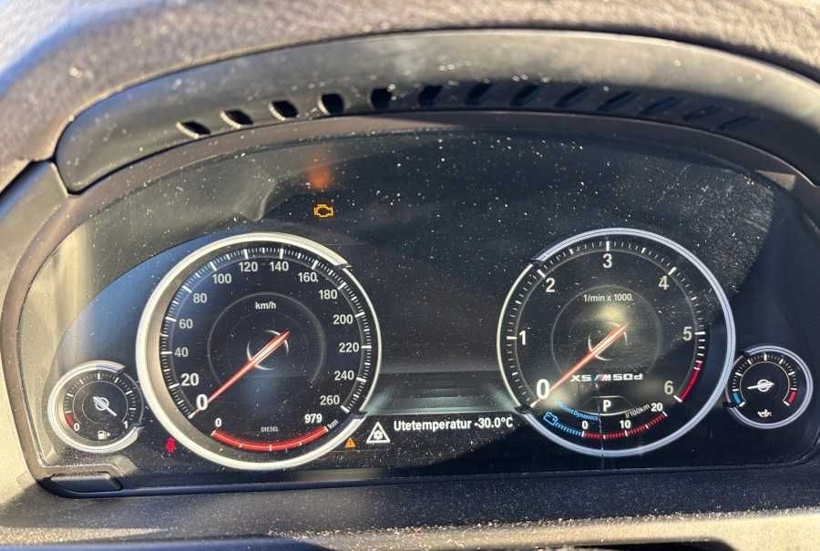 У продажі авто з ЄС BMW X5 M50D 2015 року