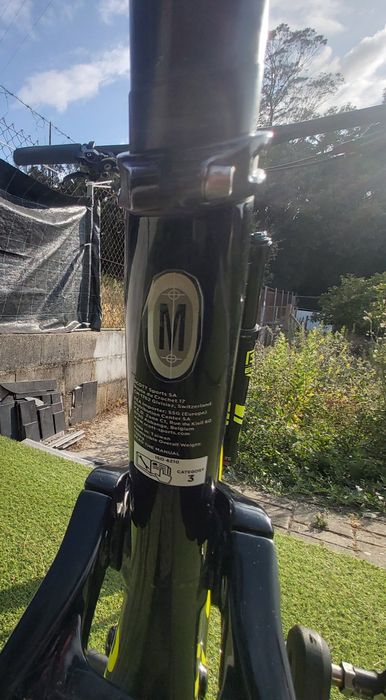 Bicicleta btt em carbono