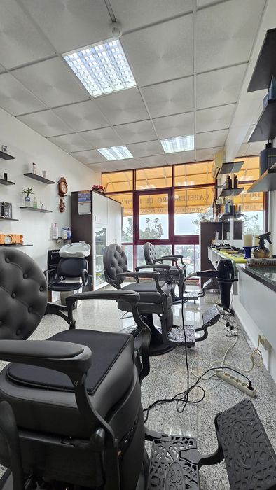 Arrenda cadeira em Barbearia em Alfragide  Qta Grande