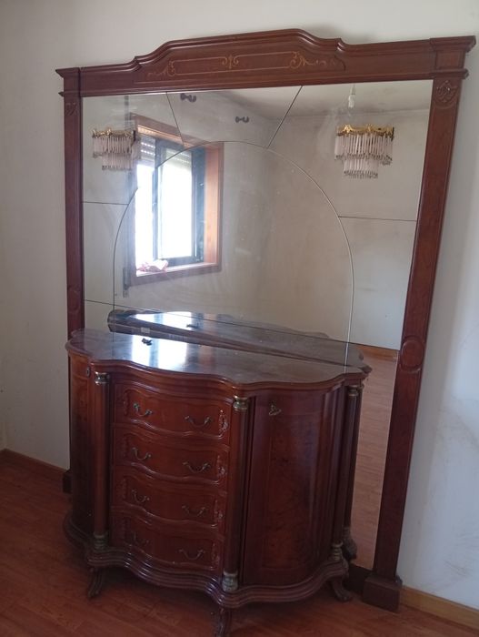 Cómoda com vidro