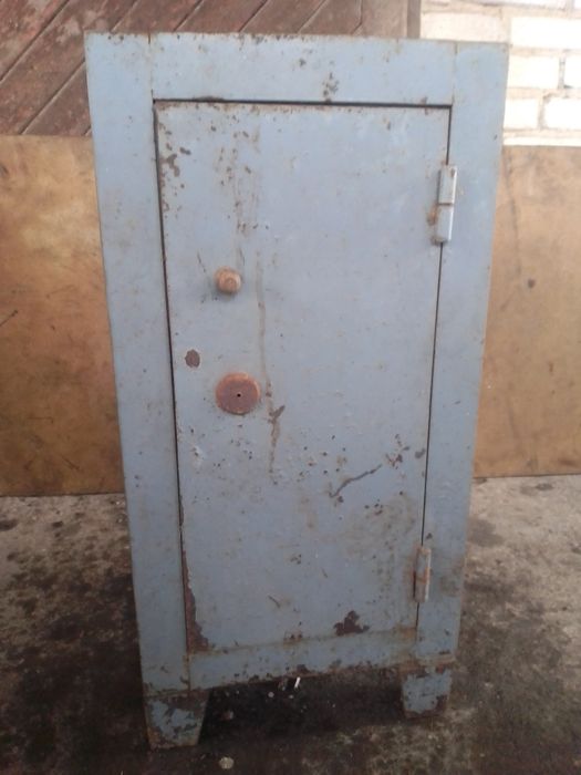 Сейф для документ. та зброї  вживаний