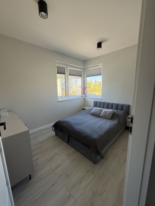Nowoczesny dom 65 m² + poddasze 36,92 m² Ruda Pabianicka wysoki standard ogródek i parking – pohled 4