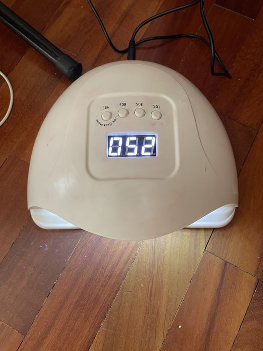 Catalisador de unhas e vernizes