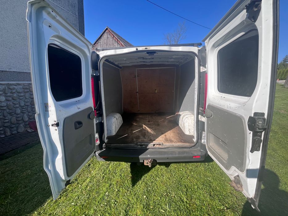 Opel vivaro 2.0 2011 rok