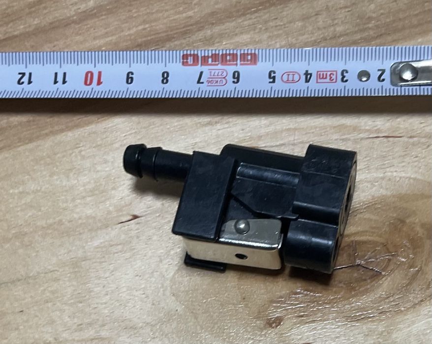 Паливний штуцер коннектор для лодочного мотора Suzuki