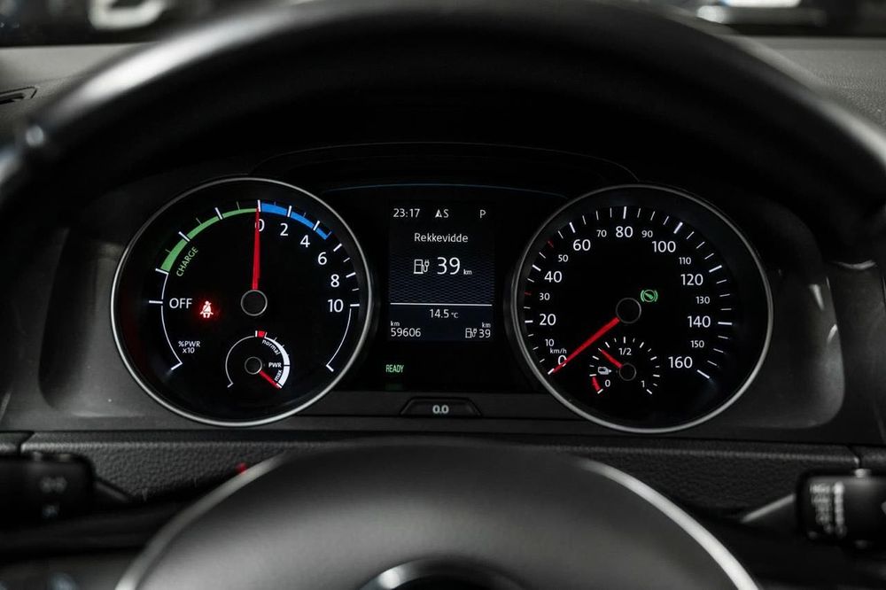 Volkswagen E-Golf 2015 року з Європи