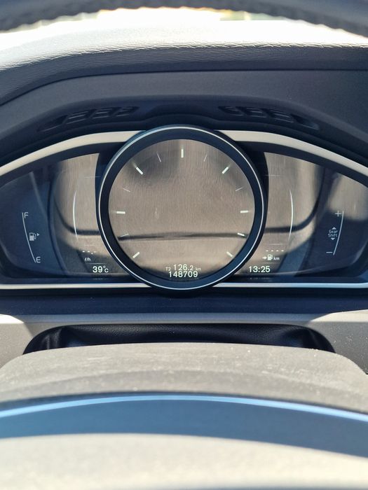 Volvo v40 R design