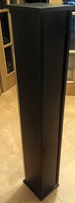 Torre de CD's para cerca de 60 unidades