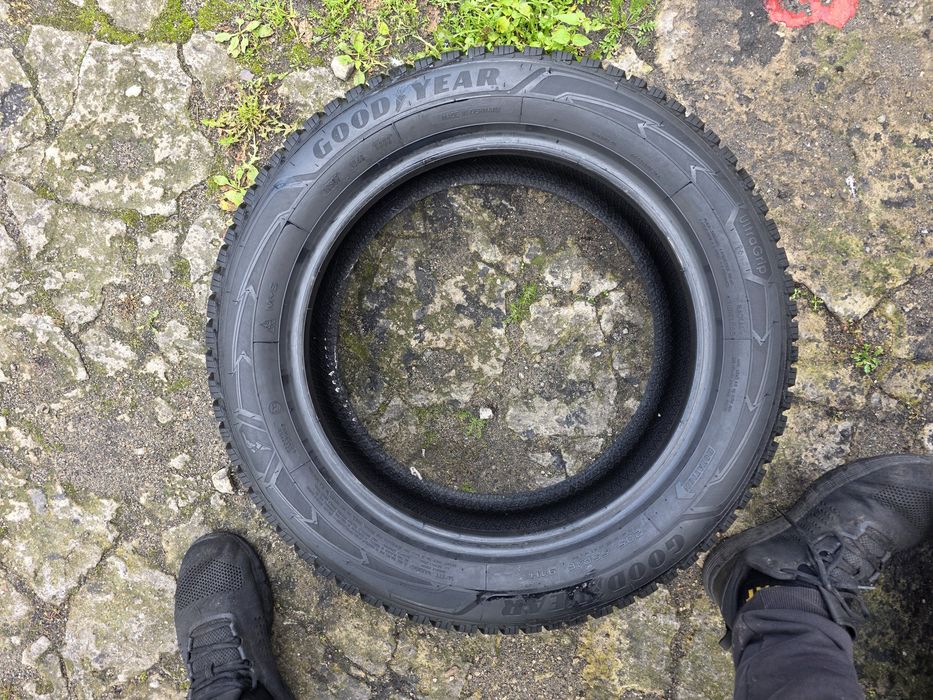 Opony Zima Goodyear 205/55/16 Komplet Ładne