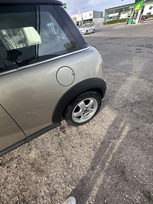 MINI One D477814827884236803