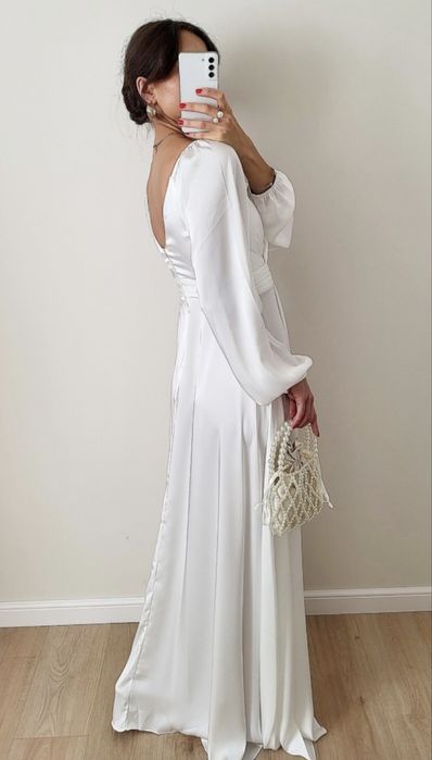 Suknia ślubna z długim rękawem