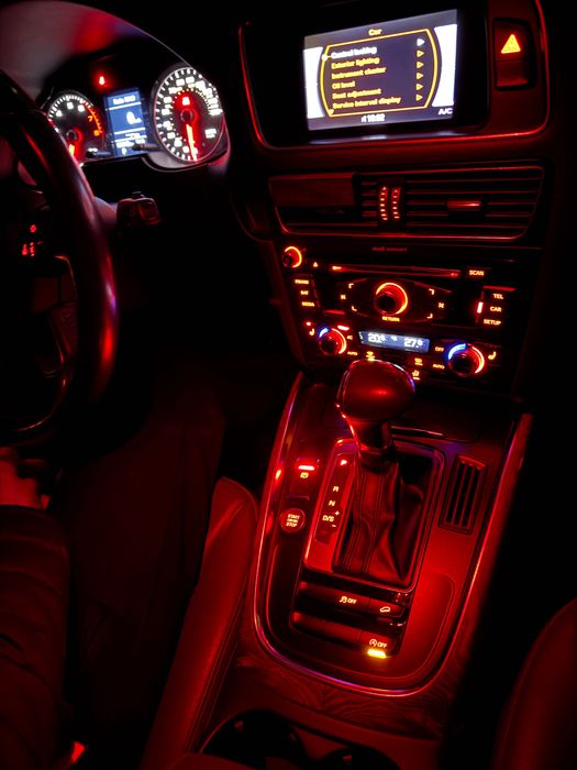 Продам Audi q5 2012