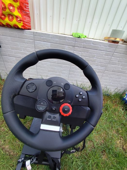 Logitech driving force GT com suporte