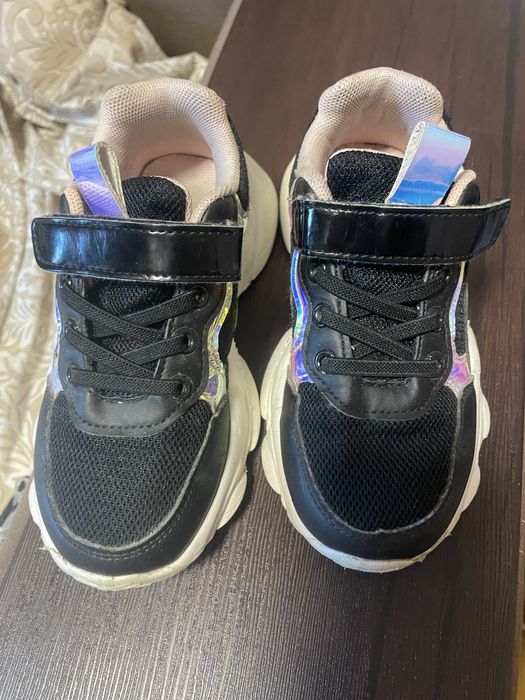 Кросівки для дівчинки