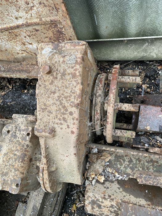 Задній міст коробка Т40