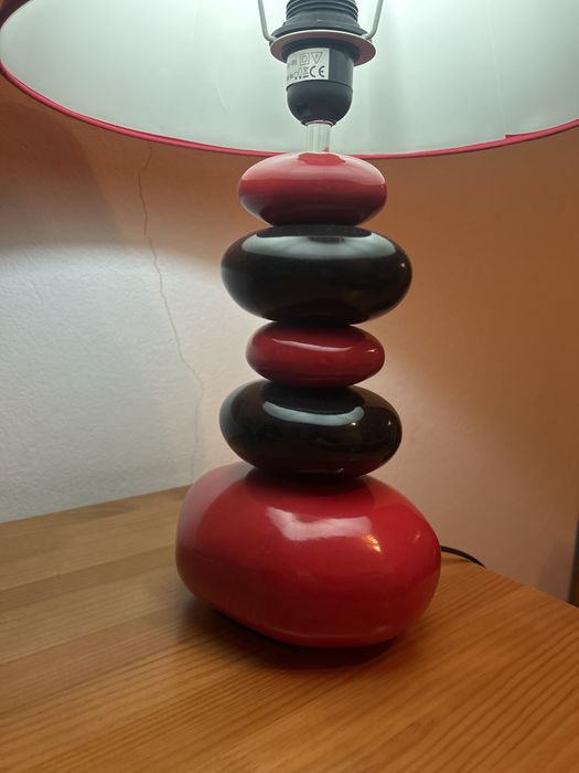 Candeeiro de Mesa Vermelho e Preto – Vintage