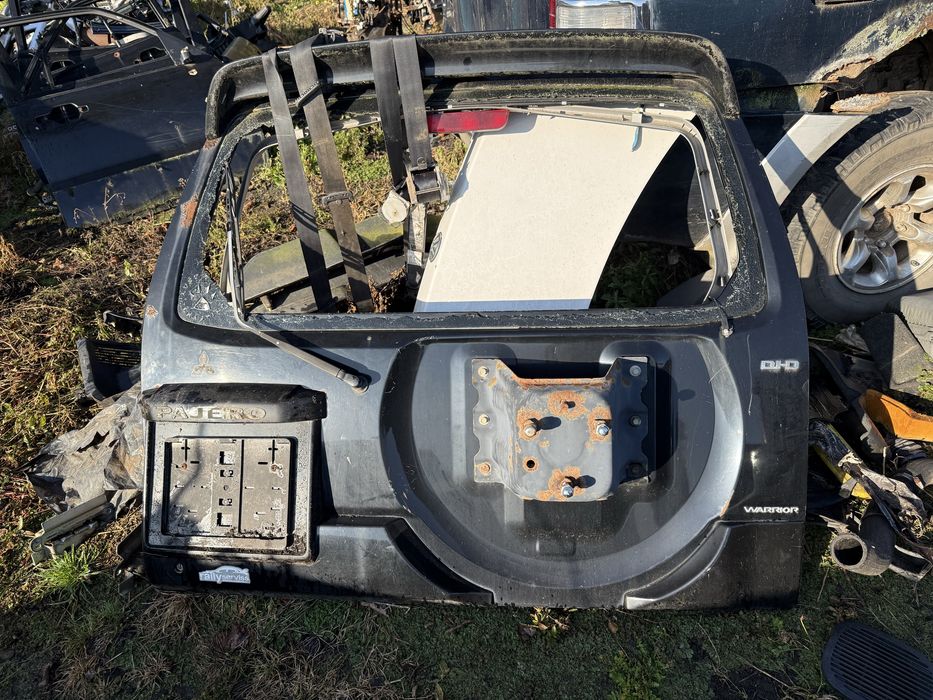 Кришка багажника паджеро вагон