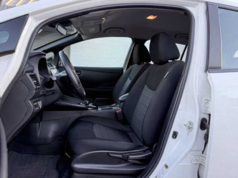2022 Nissan LEAF SV