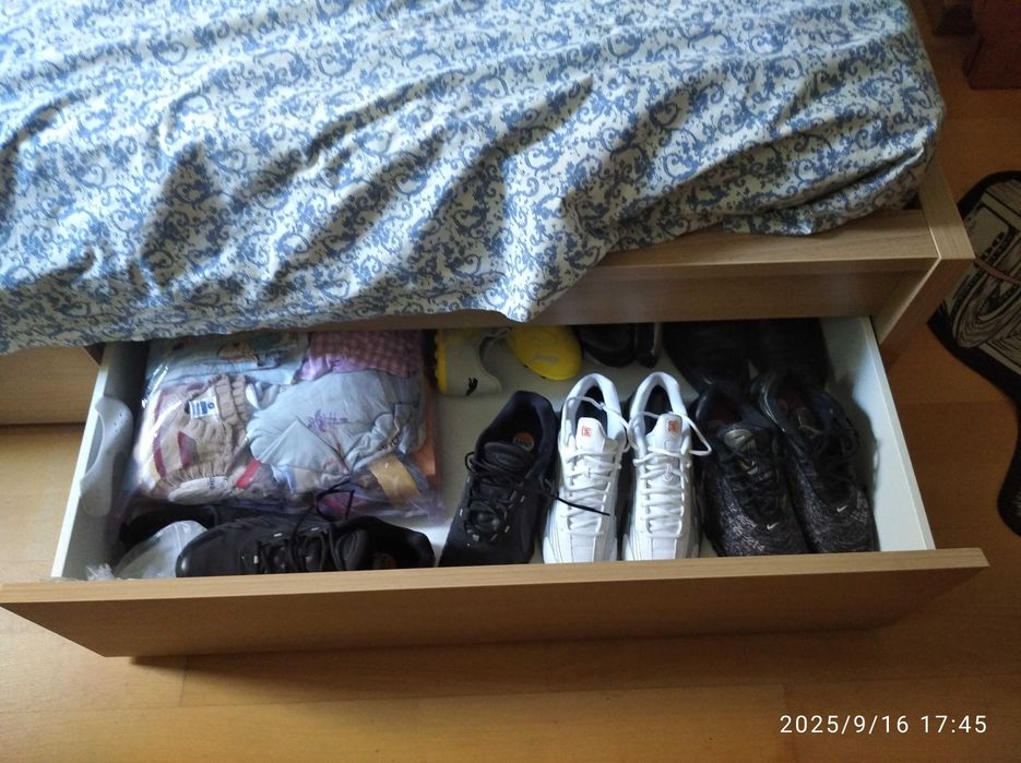 Cama solteiro + estante