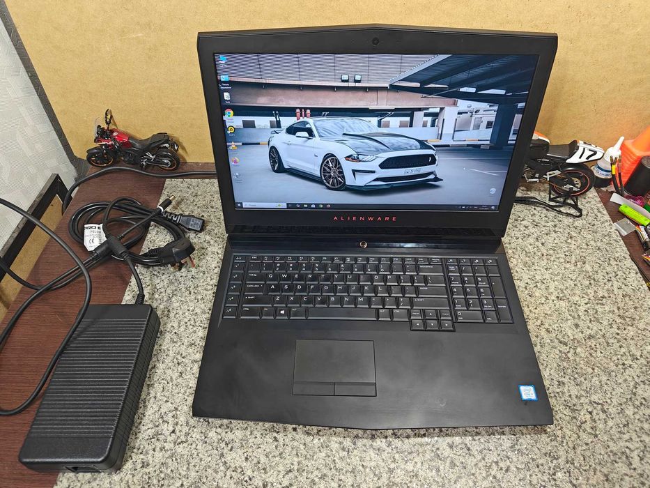 Ноутбук Alienware 17 R5 FHD 8750H 32GB 1TB SSD GTX 1070 8GB