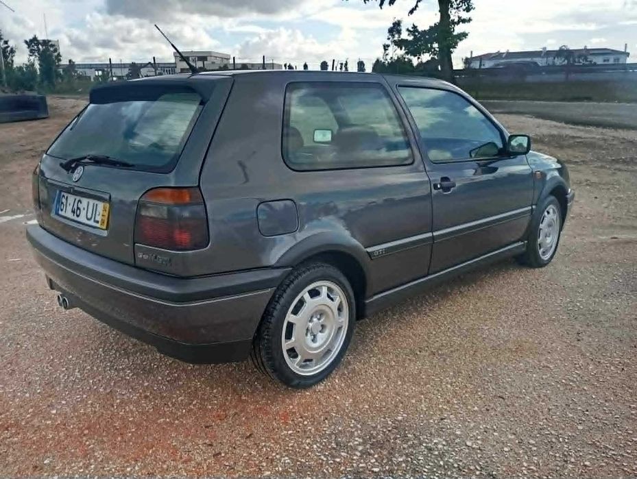 Volkswagen Golf GTI 2.0 8V