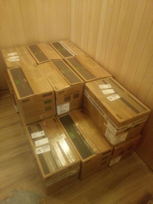 Безперебійники ДБЖ УПС APC Smart Ups 750 правильна синусоїда
