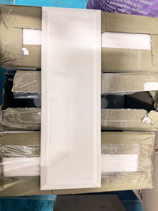 Revestimento de Parede Bege 10X30cms