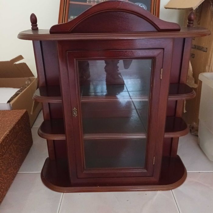 Armário de parede pequeno