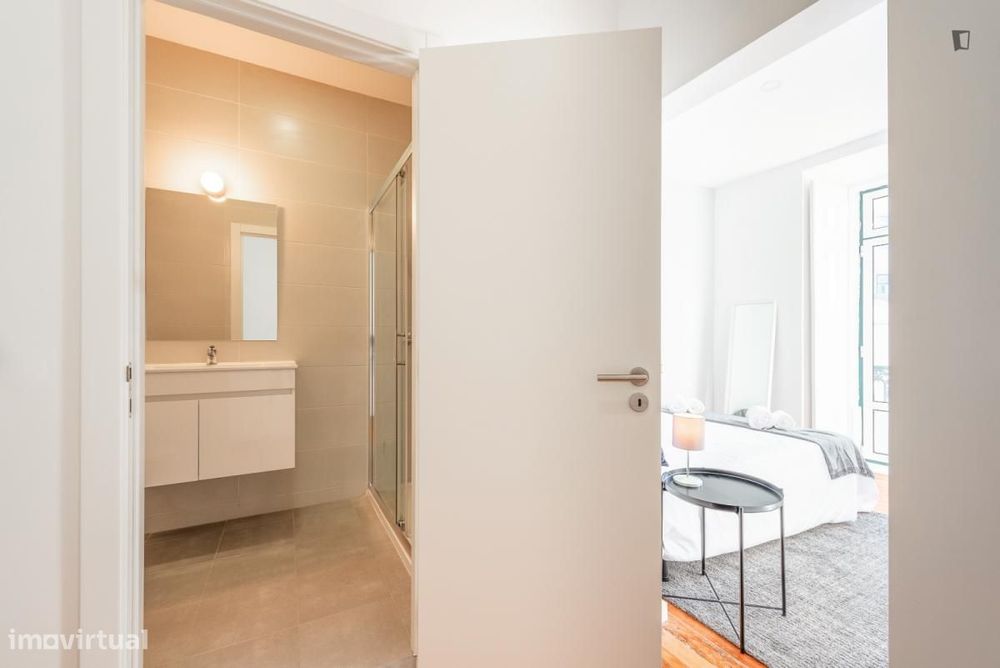 Quarto - localizado em Mouraria Lisbon