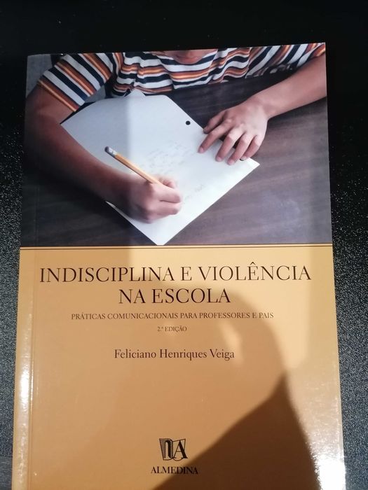 Livro Indisciplina e Violência na Escola, excelente estado