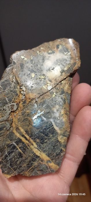 Minerały brekcja dolomit,kwarc,piryt, arsenopiryt