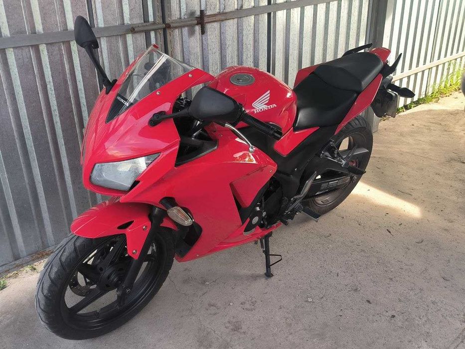 Мотоцикл Honda CBR 250R