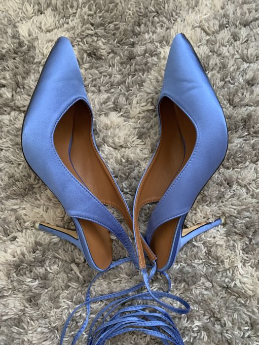 Szpilki na obcasie bez pięty z wyciętą piętą niebieskie satynowe 38
